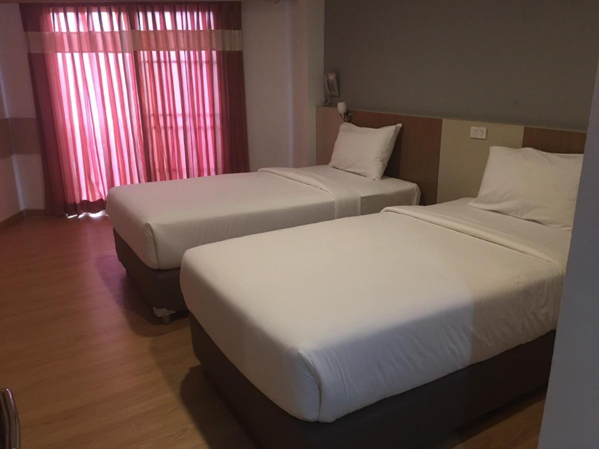 Ingnaam Hotel Rangsit Exterior foto